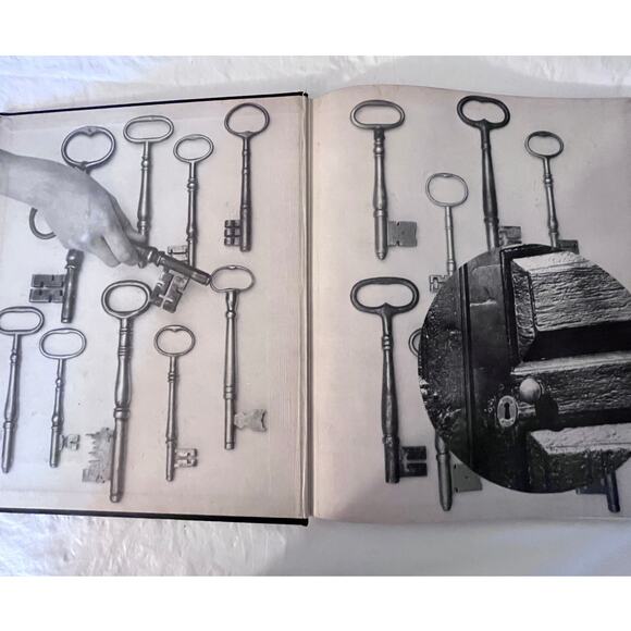 Vintage COLONIAL WILLIAMSBURG Its Buildings and Gardens First Edition - 1949 - Picture 2 of 14